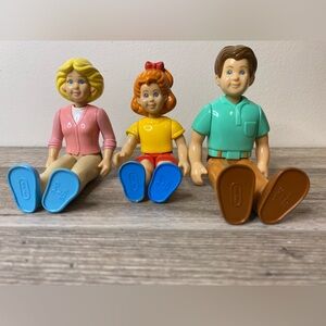 Vintage Little Tikes Dollhouse Grand Mansion Family Dad Mom Sister Girl Figures